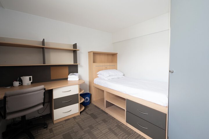 Room 4 of 31