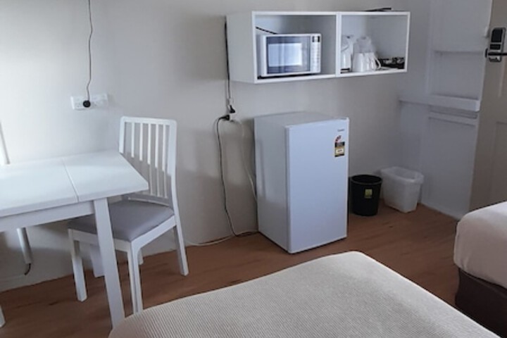 Room 42 of 86