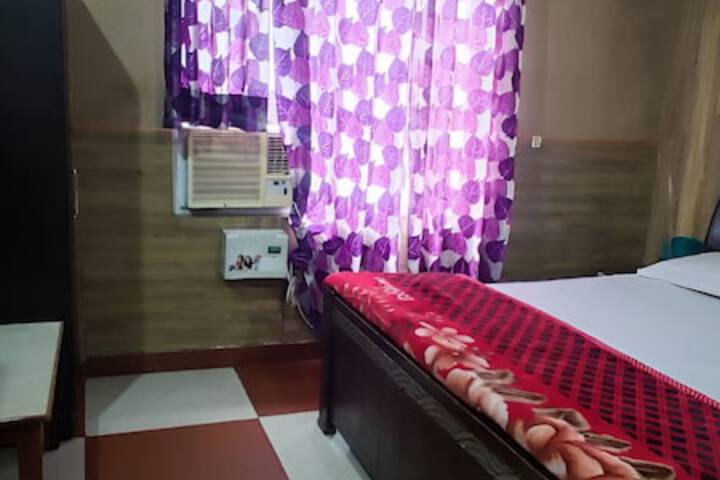 Room 32 of 69