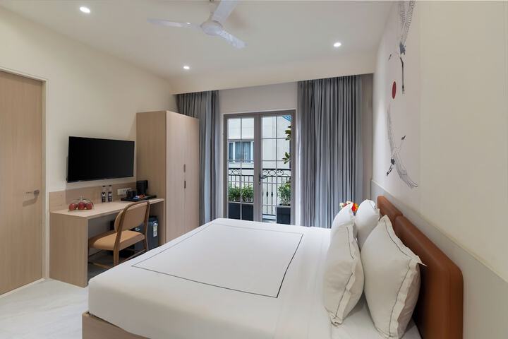Room 6 of 19