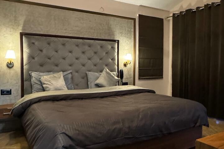 Room 6 of 23