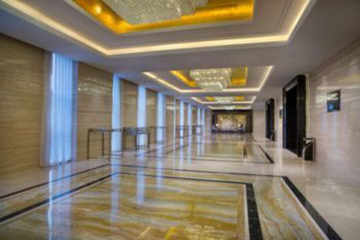 Ballroom/Hall 16 of 29