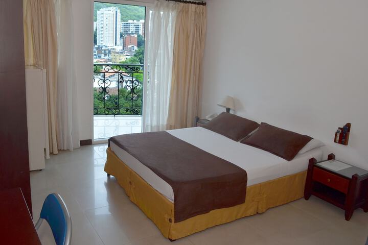 Room 4 of 17