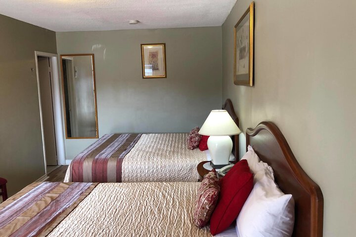 Room 8 of 23