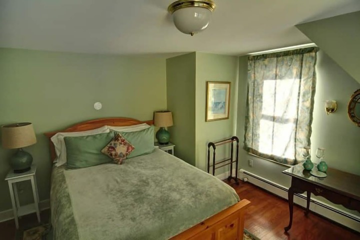 Room 4 of 24