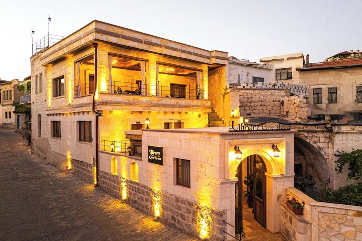 Library Cave Hotel in Ürgüp