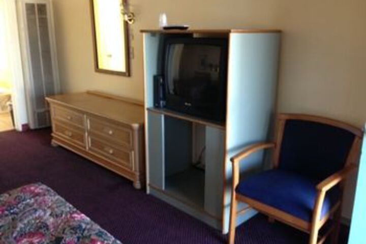 Room 12 of 23