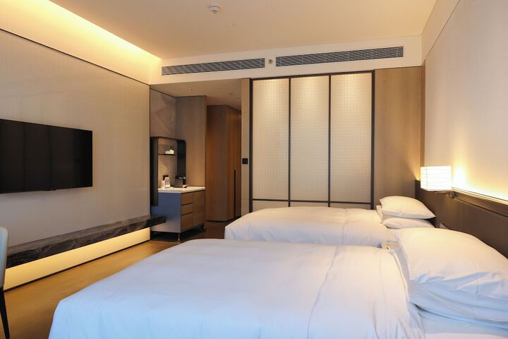 Room 43 of 132