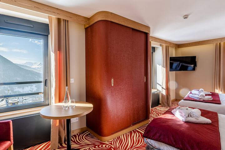 Room 21 of 45
