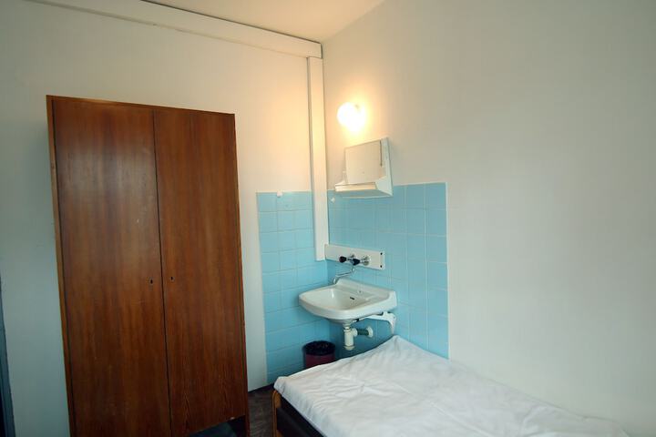Room 21 of 54