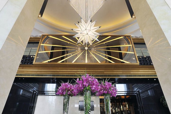 Entrance & Lobby