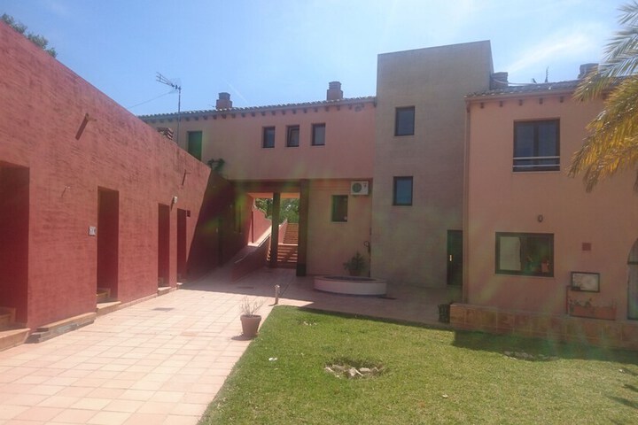 Hotel Exterior 102 of 138