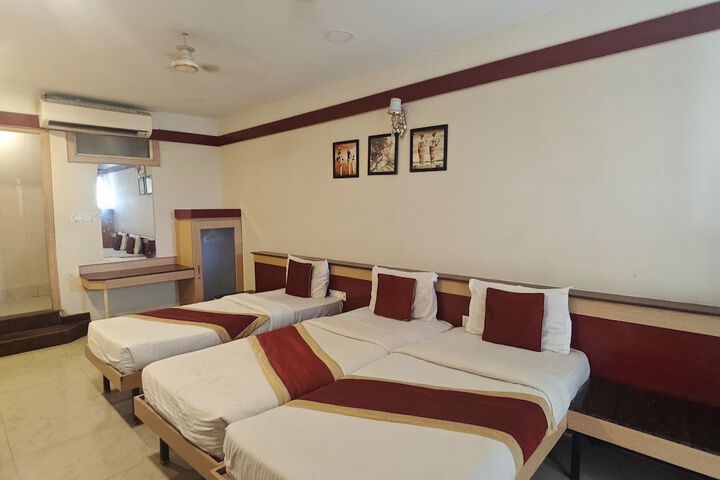 Room 7 of 17