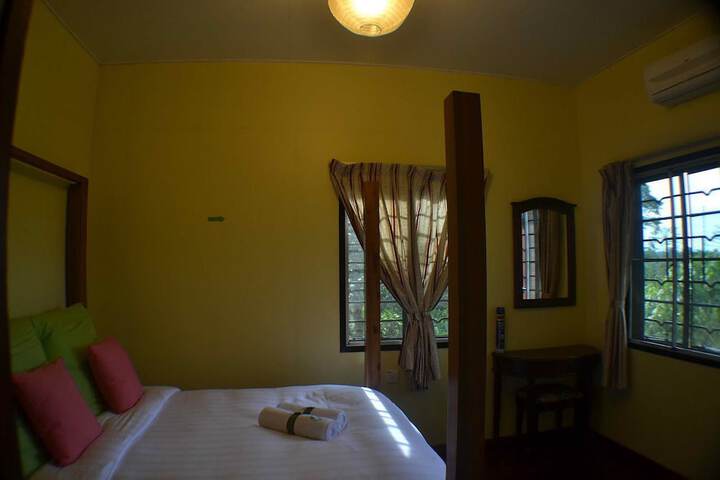 Room 3 of 44