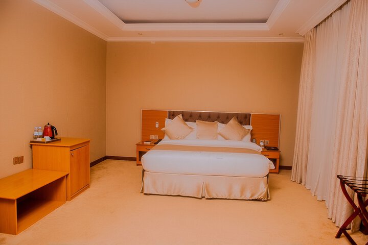 Room 14 of 34