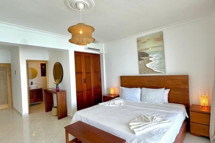 Room 10 of 32