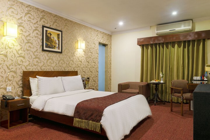Room 7 of 37