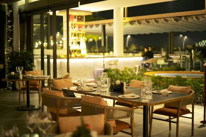 Dining 64 of 88