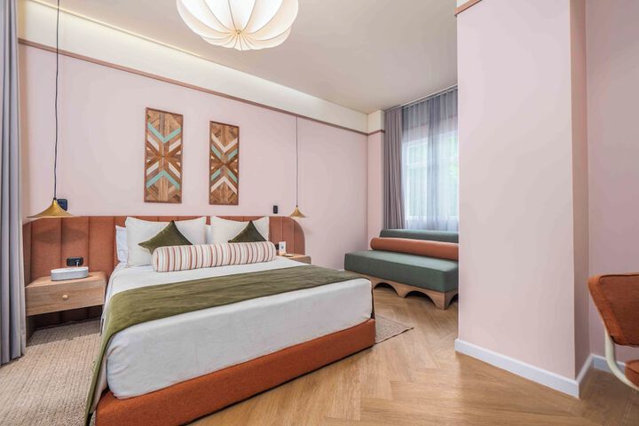 Room 5 of 78