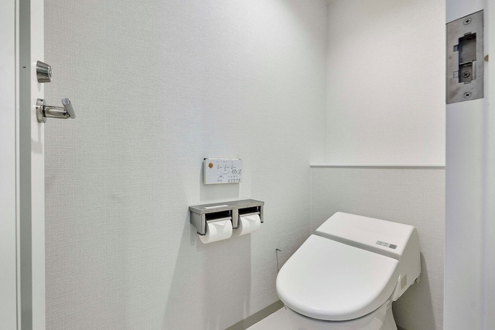 Room 18 of 101