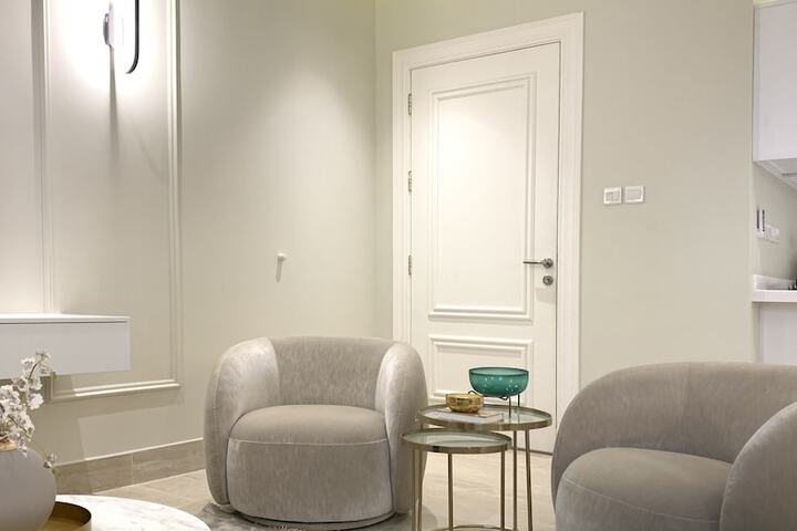 Room 11 of 18