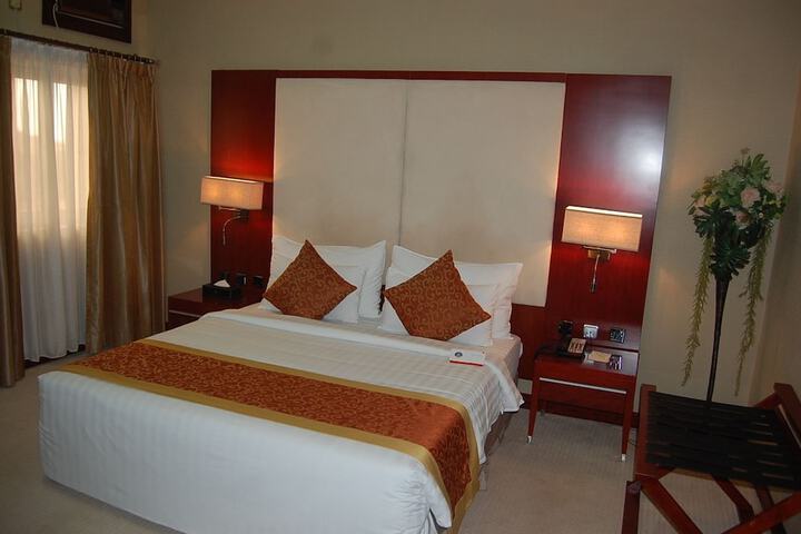 Room 6 of 43