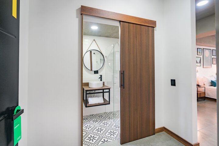 Room 7 of 19