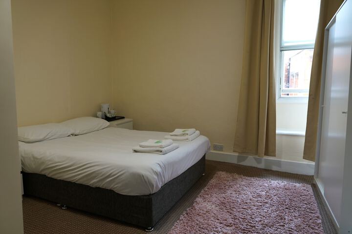 Room 3 of 61