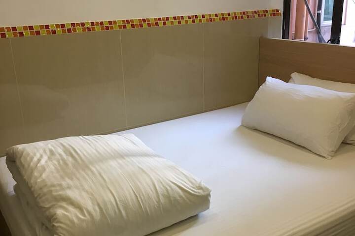 Room 15 of 42