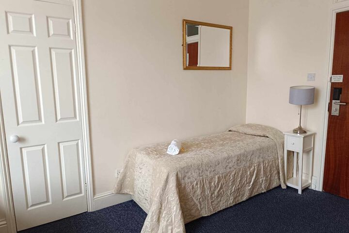 Room 169 of 283