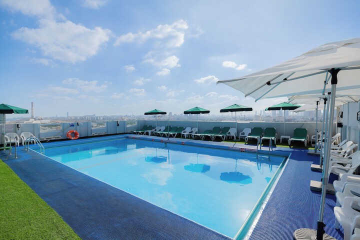 Pool 51 of 88
