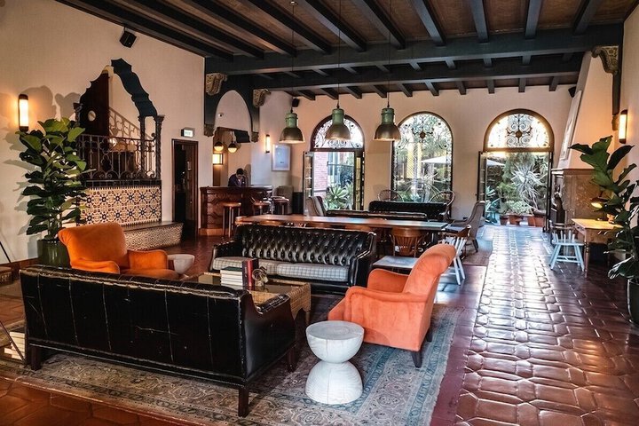 Entrance & Lobby