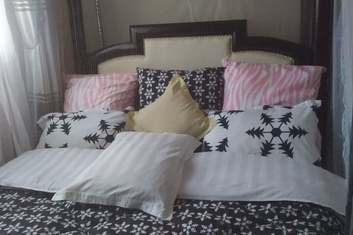 Room 2 of 17