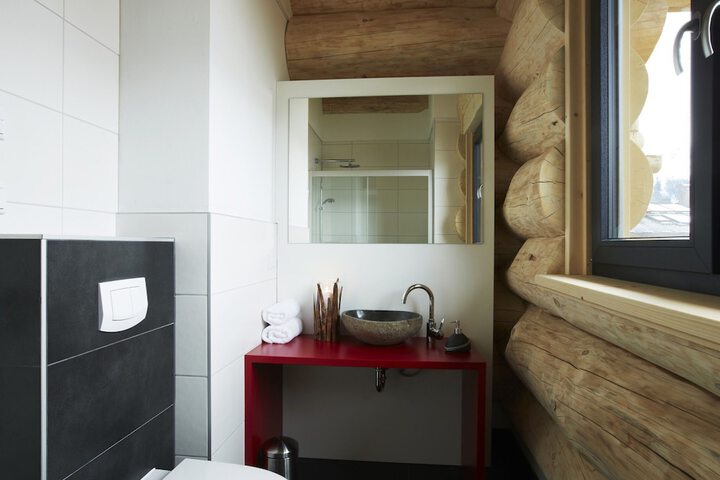 Room 15 of 43