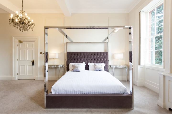 Room 4 of 39