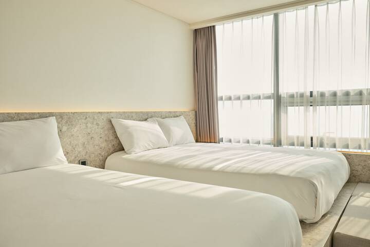 Room 161 of 224