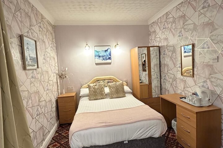 Room 10 of 42