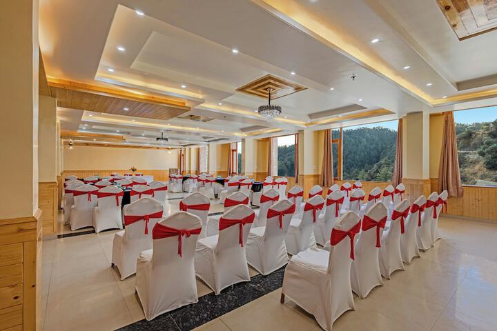 Ballroom/Hall 40 of 53