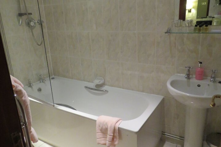 Clean Restrooms