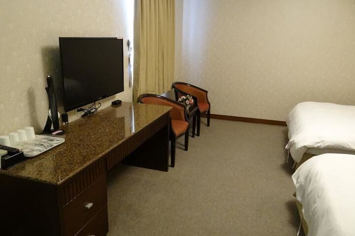 Room 19 of 37