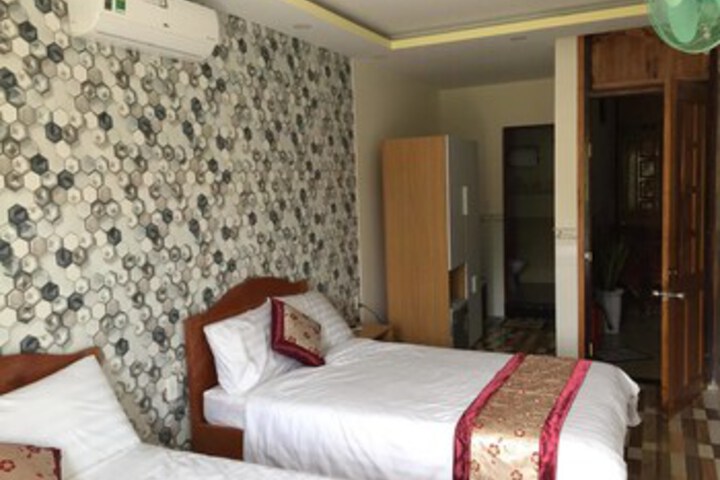 Room 4 of 14