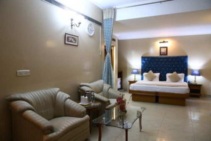 Room 14 of 21
