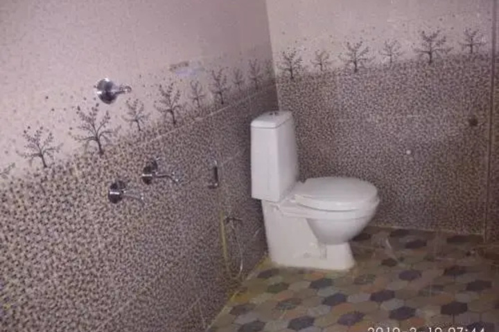 Room 5 of 6