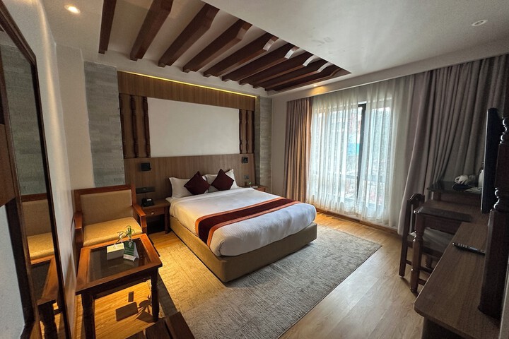Room 26 of 85