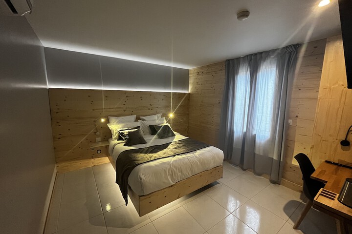 Room 17 of 50