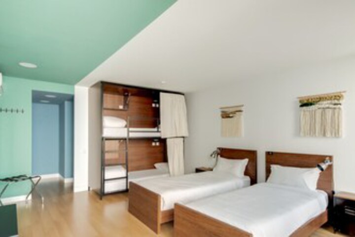 Room 73 of 88