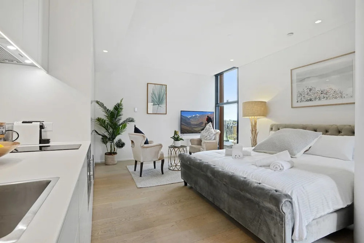 Room 3 of 11