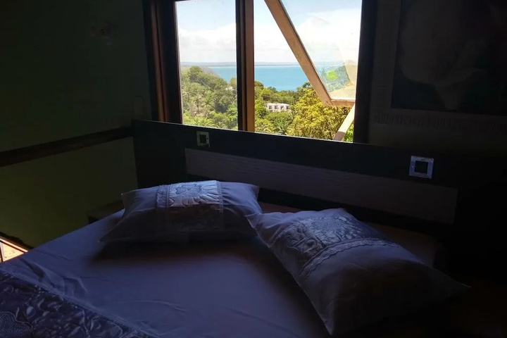 Room 2 of 8