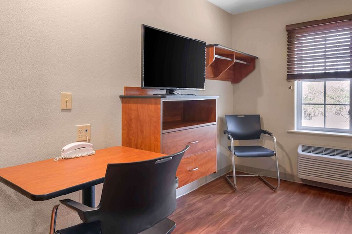 Studio Double Bed (6 of 12)