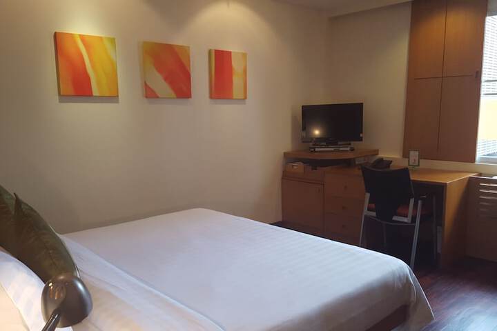 Room 2 of 36